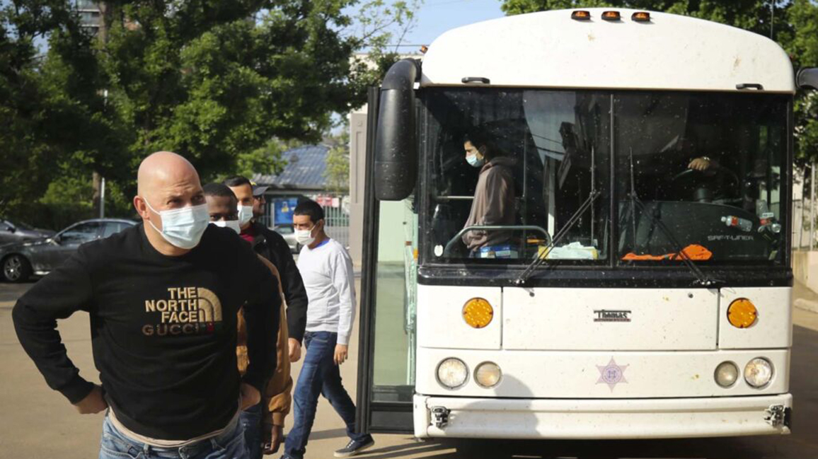 Migrants arrive at Oak Lawn UMC